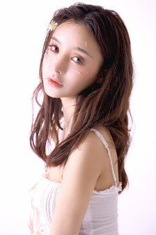 日本三级大乳吃奶电影