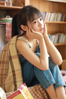 小女孩叫着好大好疼都满了